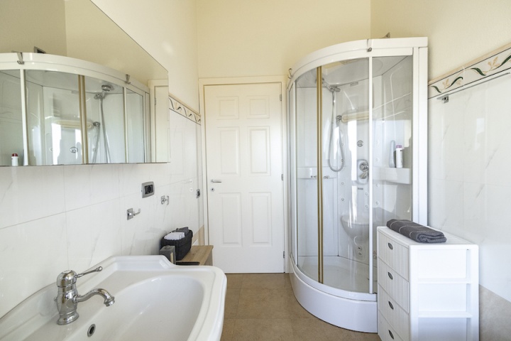 0 , 0 ,2 BathroomsBathrooms,Appartamento,In vendita,0,1035