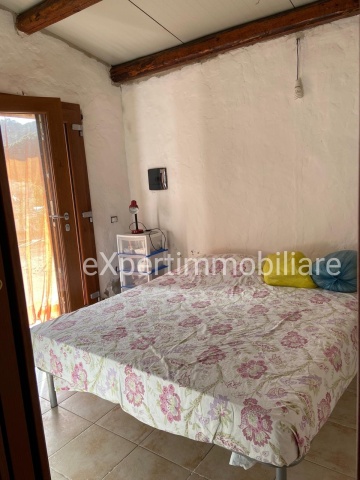 0 , 0 ,1 BagnoBathrooms,Casa indipendente,In vendita,0,1050